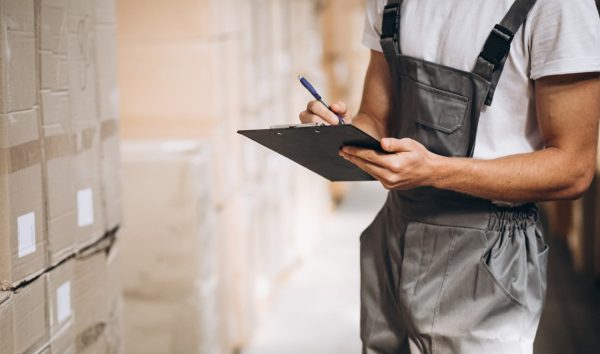 Cosa succede se si spedisce un articolo proibito