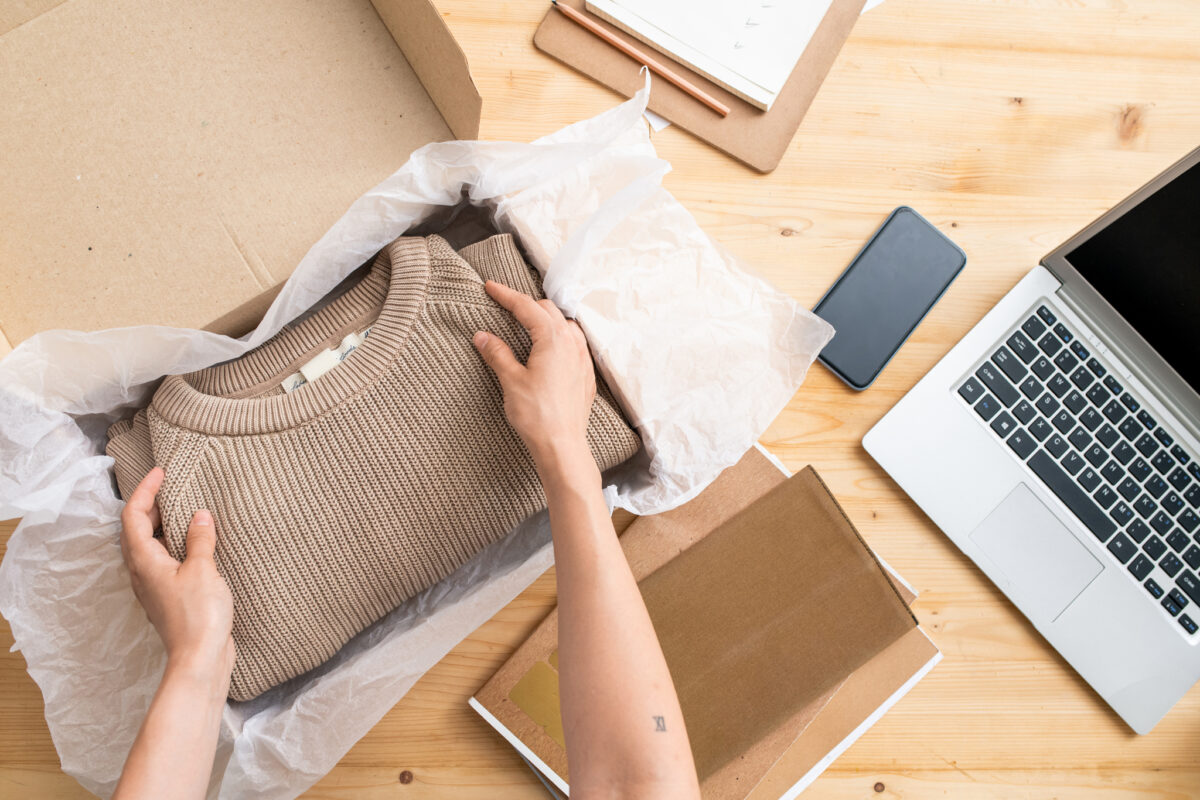 Shop online di abbigliamento posta hotsell