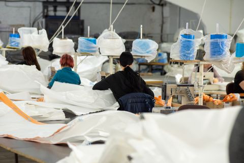 Fast Fashion e Spedizioni Online: la rivoluzione di Temu e Shein e le nuove regole del commercio globale